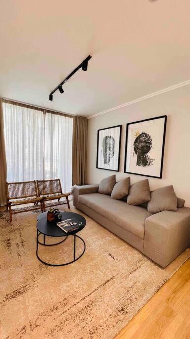 Newton's Place - Luxury Styled 2 Bd Apartamento