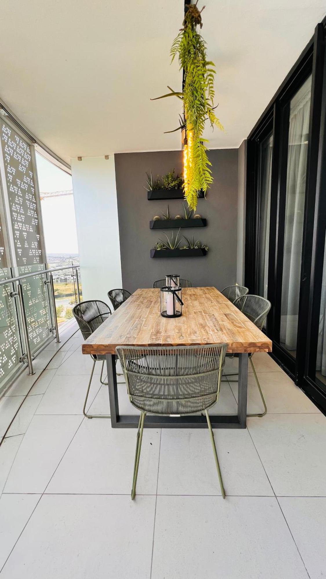 Newton's Place - Luxury Styled 2 Bd Apartamento Midrand