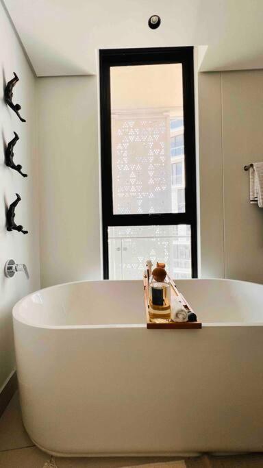 Apartamento Newton's Place - Luxury Styled 2 Bd Midrand